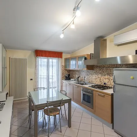 Apartment Palazzo Giallo Alba Adriatica