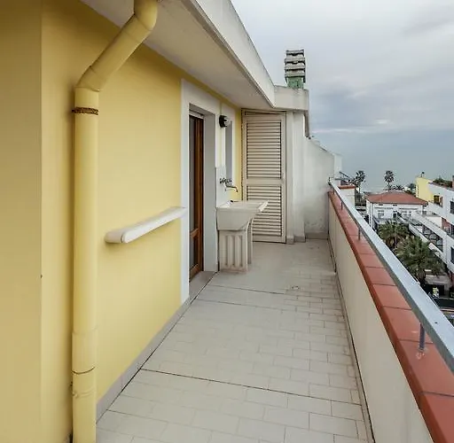 Palazzo Giallo Alba Adriatica